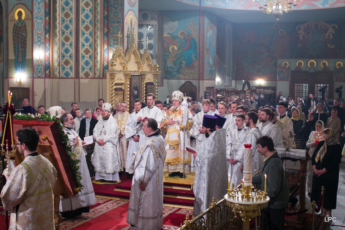 Высокопреосвященнейший Митрополит Александр совершил Пасхальные богослужения в Рижском Кафедральном соборе
