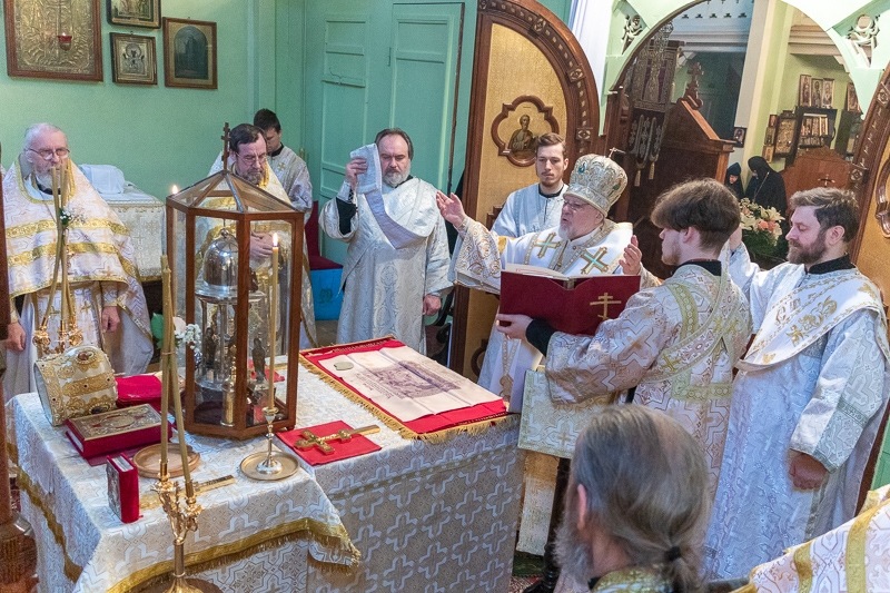В понедельник Светлой седмицы Высокопреосвященнейший Митрополит Александр совершил Божественную литургию в Рижском монастыре