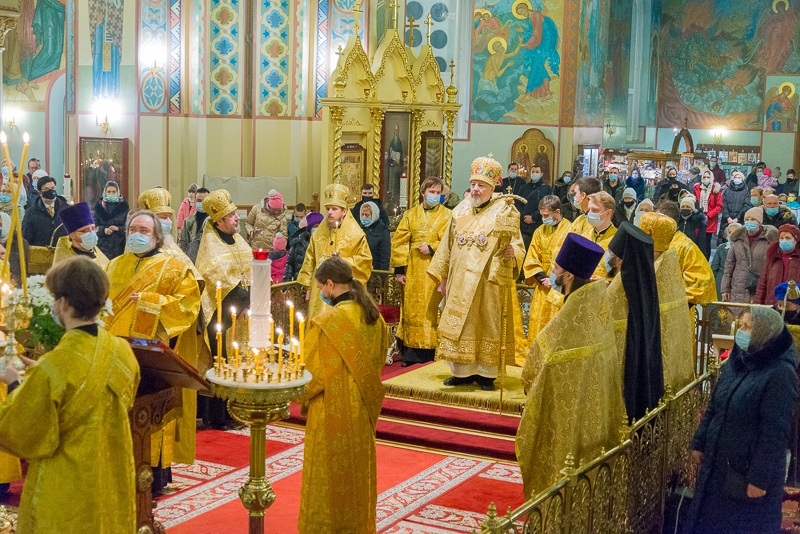 Высокопреосвященнейший Митрополит Александр совершил Вечерню и молебен на Новолетие в Рижском Кафедральном соборе